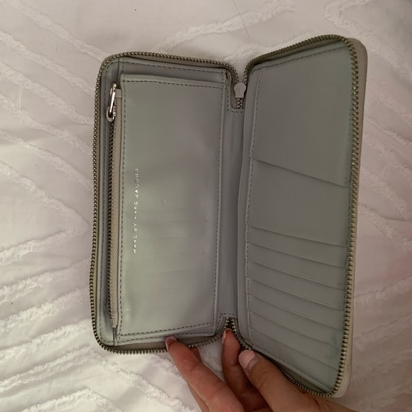 marc jacobs holographic wallet - Picture 2 of 2